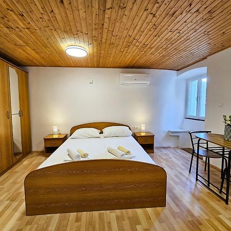 Apartment Kanavelic In Old Town Korcula Dış mekan fotoğraf